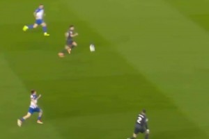 看了埃德森的長(zhǎng)傳，奧納納和諾伊爾都坐不住了