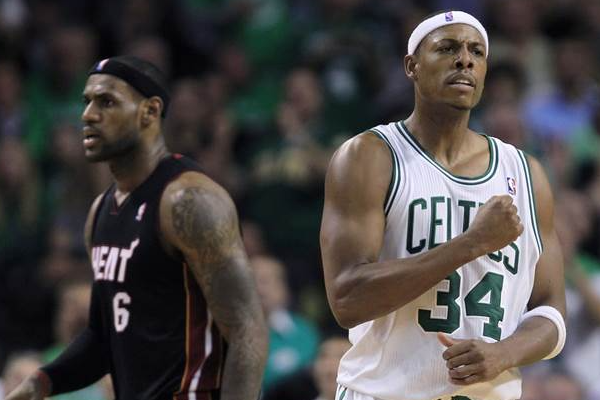 皮爾斯和詹姆斯有什么恩怨情仇？