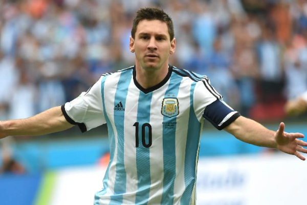 梅西最適合在哪個(gè)球隊(duì)踢球？