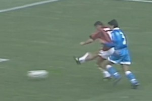 他是您的足球初戀嗎？每個(gè)動(dòng)作都透露著優(yōu)雅！